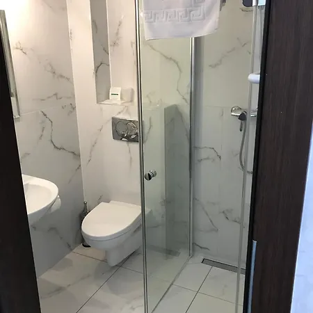 苏尔滨酒店 3* 加尔沃林